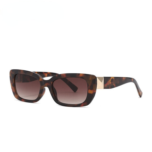 New Fashion Striped Sunglasses Women Vintage Small Square Sun Glasses Female Beach Shades Men Oculos De Sol UV400