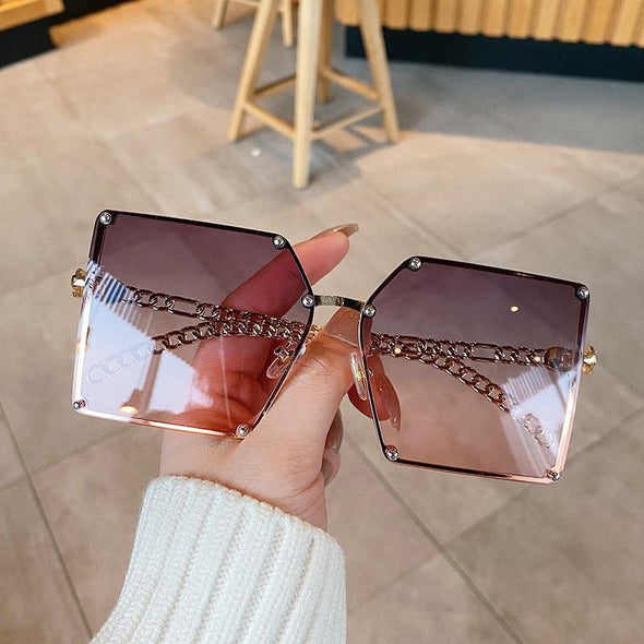 New Fashion Oversize Gradient Sunglasses For Women Vintage Alloy Chain Frame Rivet Square Sun Glasses Female Elegant Shades