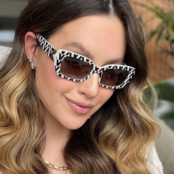 New Fashion Striped Sunglasses Women Vintage Small Square Sun Glasses Female Beach Shades Men Oculos De Sol UV400