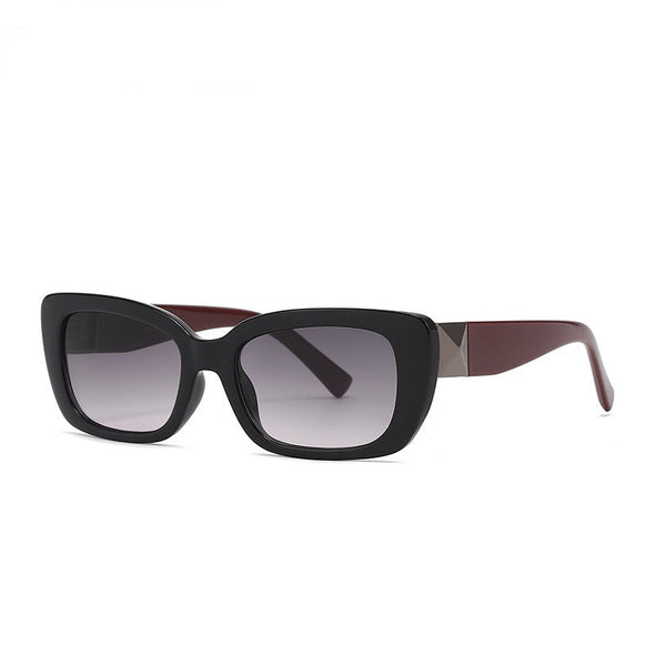 New Fashion Striped Sunglasses Women Vintage Small Square Sun Glasses Female Beach Shades Men Oculos De Sol UV400
