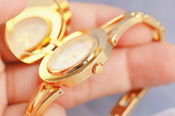 2022 Fashion Gold Flower Dress Pocket Women Wristwatch (with a ins Bracelet as gift)