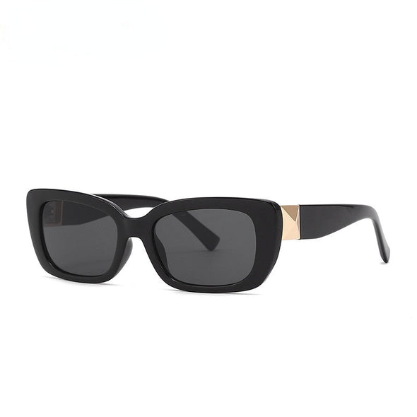 New Fashion Striped Sunglasses Women Vintage Small Square Sun Glasses Female Beach Shades Men Oculos De Sol UV400
